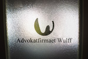 selvbevarelse av rettigheter, juridisk kontinuitet, rettslig relevans, rettferdig rettsprosess, rettssystemets integritet, partens bortgang, saksprosessens kontinuitet, rettferdig avgjørelse, rettssikkerhet, ankemuligheter, gjenåpning av sak, relevante omstendigheter, berettigede parter, samordnet tilnærming, koordinert handling, rettsvesenets mål, beskyttelse av rettigheter, likebehandling, komplekse situasjoner, rettslig praksis, norsk lovverk, rettssaksprosessen, avdødes arvinger, rettslig betydning, rettslige prinsipper, høyverdige sfæren, ekteskapslovens paragraf 30, rettssystemets vilje, rettighetsbeskyttelse