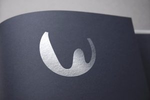 arbeidstvistloven, tariffavtaler, arbeidstvister, forhandlinger om tariffavtale, streik og lockout, tariffavtalens form, tariffavtalens innhold, varighet av tariffavtale, oppsigelse av tariffavtale, tariffavtalens ufravikelighet, virkning av utmeldelse, fredsplikt i arbeidstvister, rettstvist og arbeidskamp, interessekonflikt og arbeidskamp, erstatningsansvar i tariffbrudd, erstatning for brudd på tariffavtale, ulovlig streik og lockout, fastsettelse av erstatning, skadens størrelse og erstatning, skadevolderens skyld, økonomisk bæreevne, skadelidtes forhold, formildende omstendigheter, arbeidsgiver, arbeidstaker, fagforening, arbeidsgiverforening, tvisteløsning i arbeidslivet, rettigheter og plikter i tariffavtaler, rettferdig behandling i arbeidsforhold, balanserte arbeidsvilkår, regler for oppsigelse av tariffavtale.